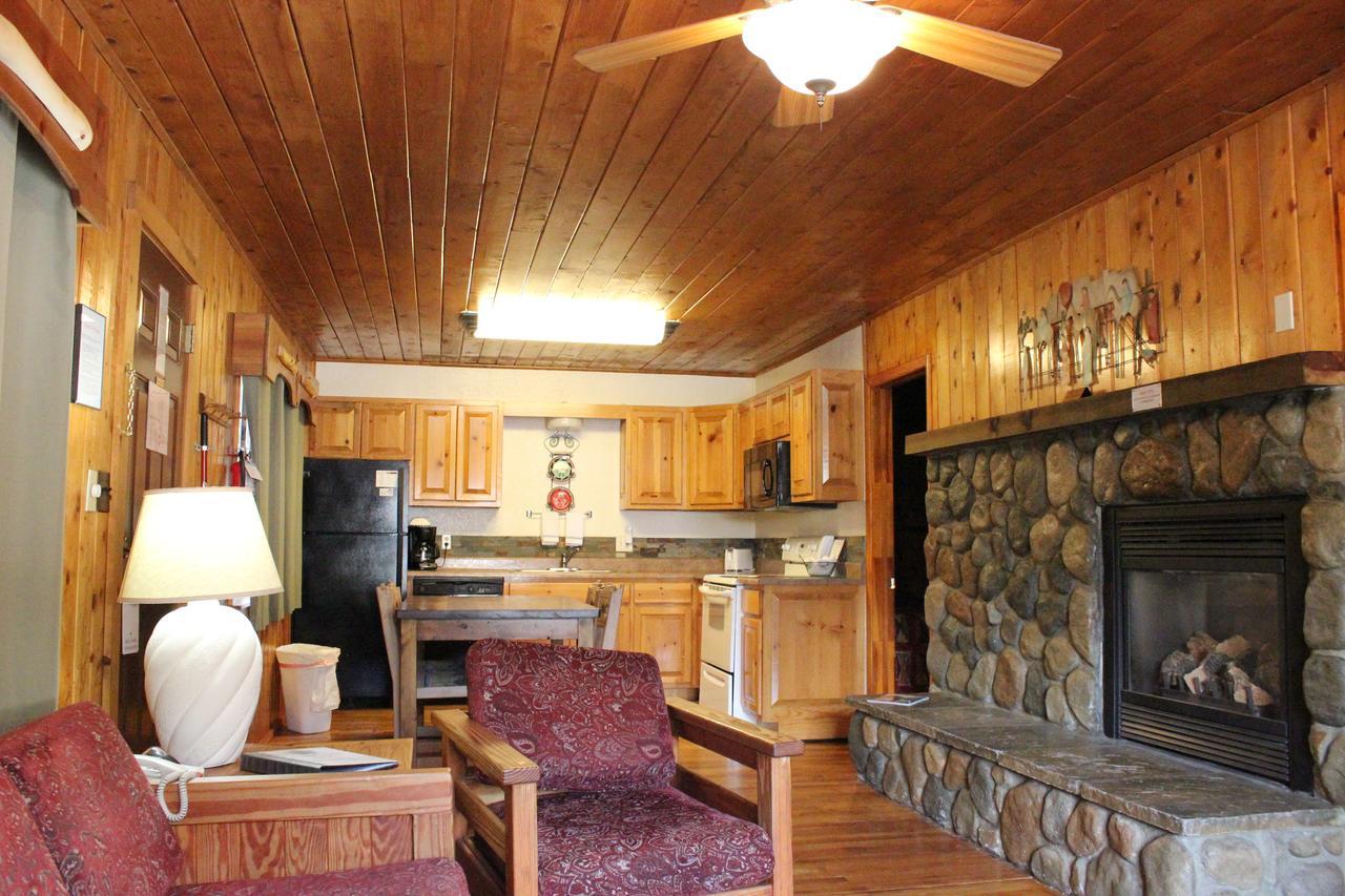 Copper King Lodge Ред-Ривер Экстерьер фото