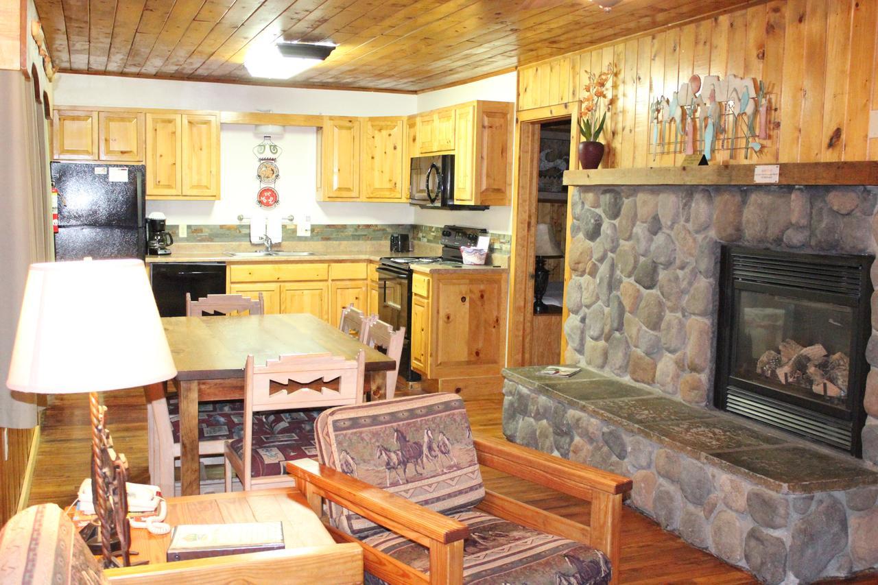 Copper King Lodge Ред-Ривер Экстерьер фото